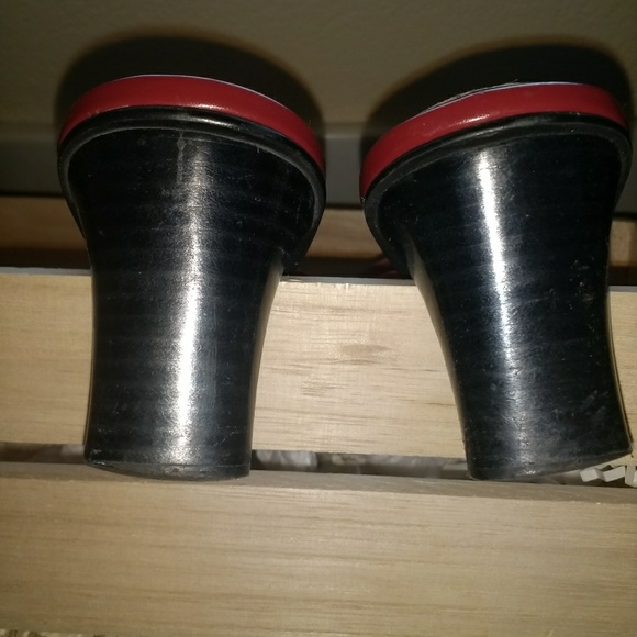 Heels - Picture 3 of 4